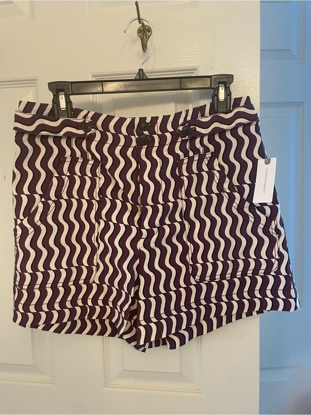Maeve Anthropologie high waist shorts, Sz 8, maroon/cream patterned,stretchy NWT